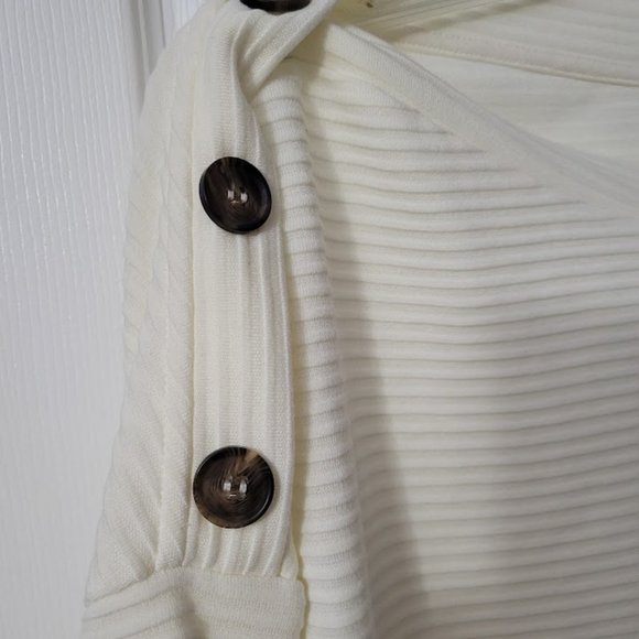 H&M cream long sleeve‎ top with cute button detail Size XL - Picture 2 of 4